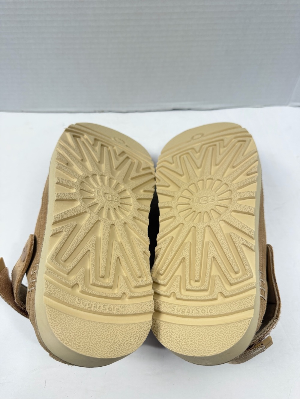UGG Goldenstar Clog Sz 8 - Picture 4 of 6